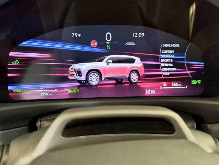 2025-lexus-lx-700h-driver-display-carpro