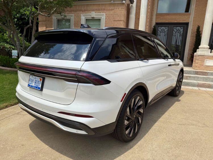2025-lincoln-nautilus-reserve-qaurter-panel-rear-carpro.j