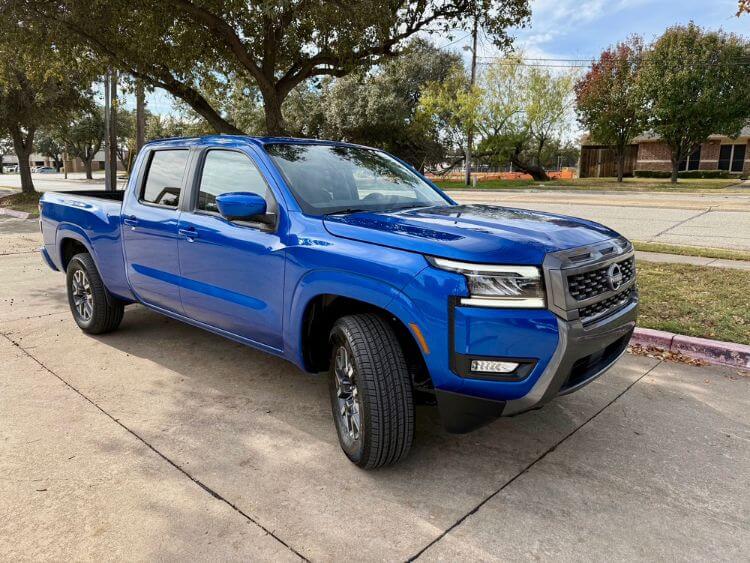 2025-nissan-frontier-sl-exterior-1-carpro.jpg