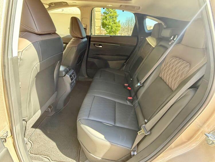 2025-nissan-murano-platinum-2nd-row-carpro.jpg