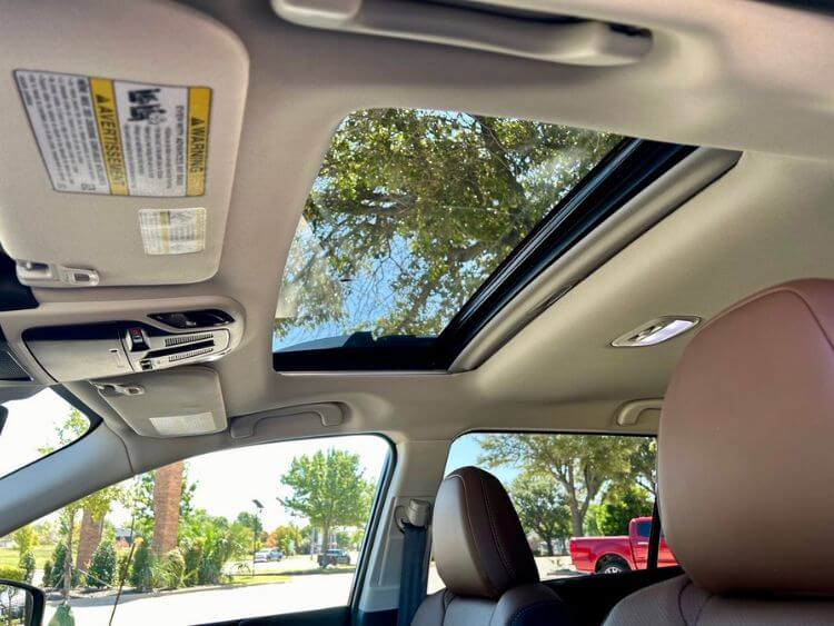 2025-subaru-outback-sunroof-1.