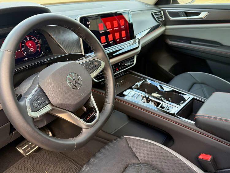 2025-vw-atlas-peak-edition-CU-steering-wheel-carpro.jpg