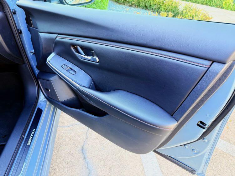 20250-nissan-sentra-sr-door-panel-carpro.jp
