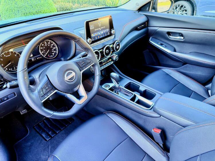 20250-nissan-sentra-sr-interior-hero-carpro.jp