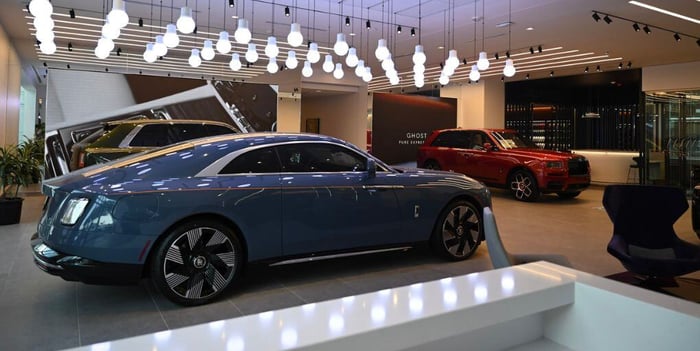 Avondale Debuts New Rolls-Royce Dallas Showroom