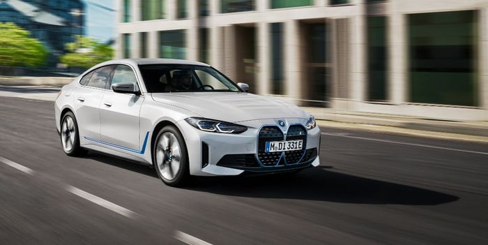 BMW i4, MINI Electric Top J.D. Power EV Experience Study