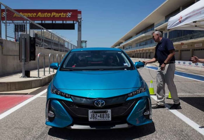 First Look: 2017 Toyota Prius Prime Advanced