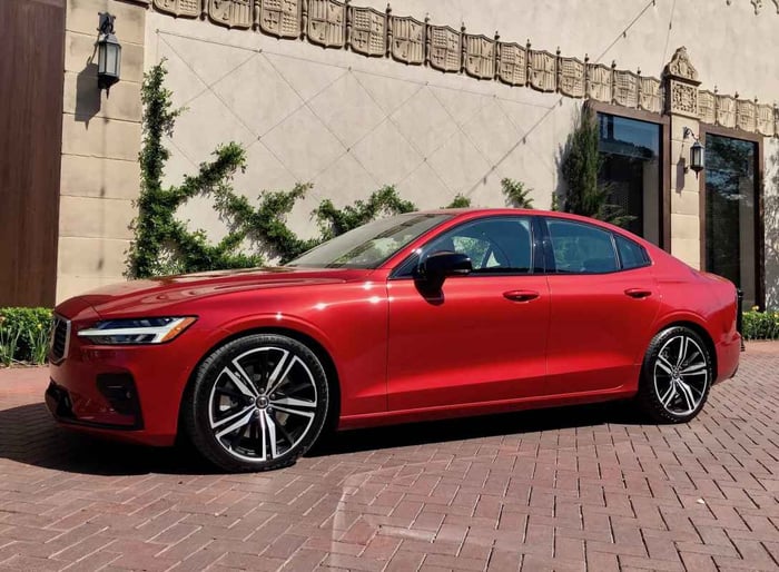 2019 Volvo S60 AWD R-Design Review and Test Drive