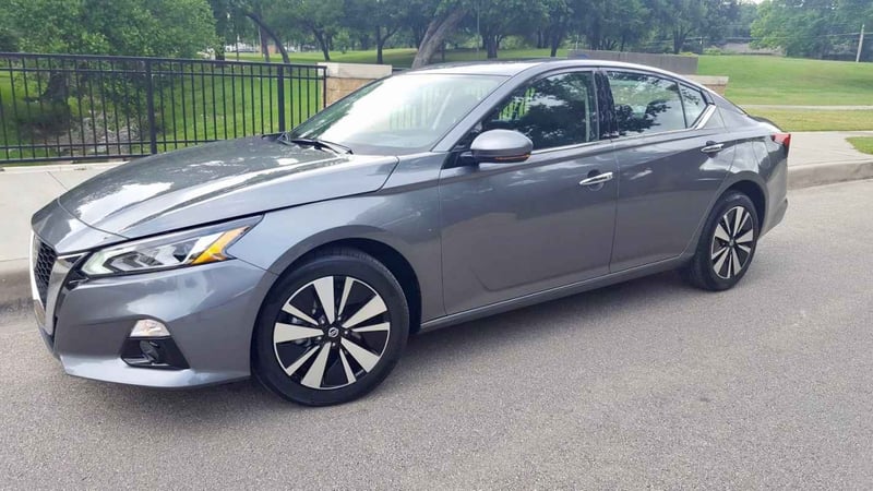 2019 nissan altima models