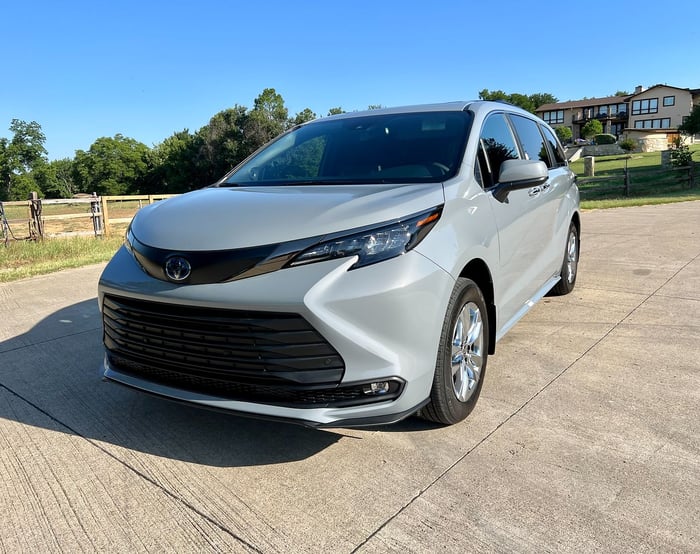 REVIEW:  2023 Toyota Sienna XLE AWD Woodland Edition