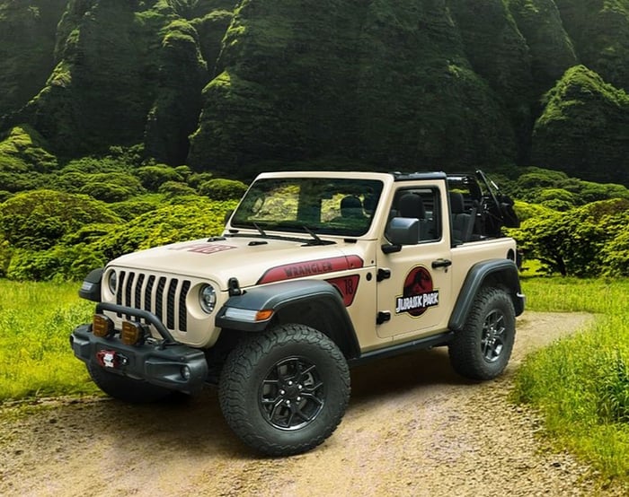 Jeep Marks Jurassic Park 30th with Wrangler, Gladiator Package