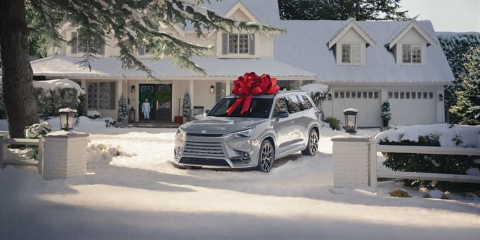 Lexus “December To Remember” Is Back