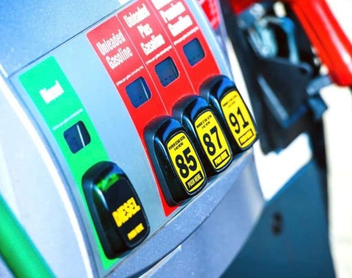 AAA Predicts Slowly Falling Gas Prices This Autumn