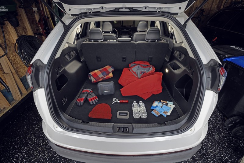 State Farm: Keep These Emergency Essentials In Your Trunk