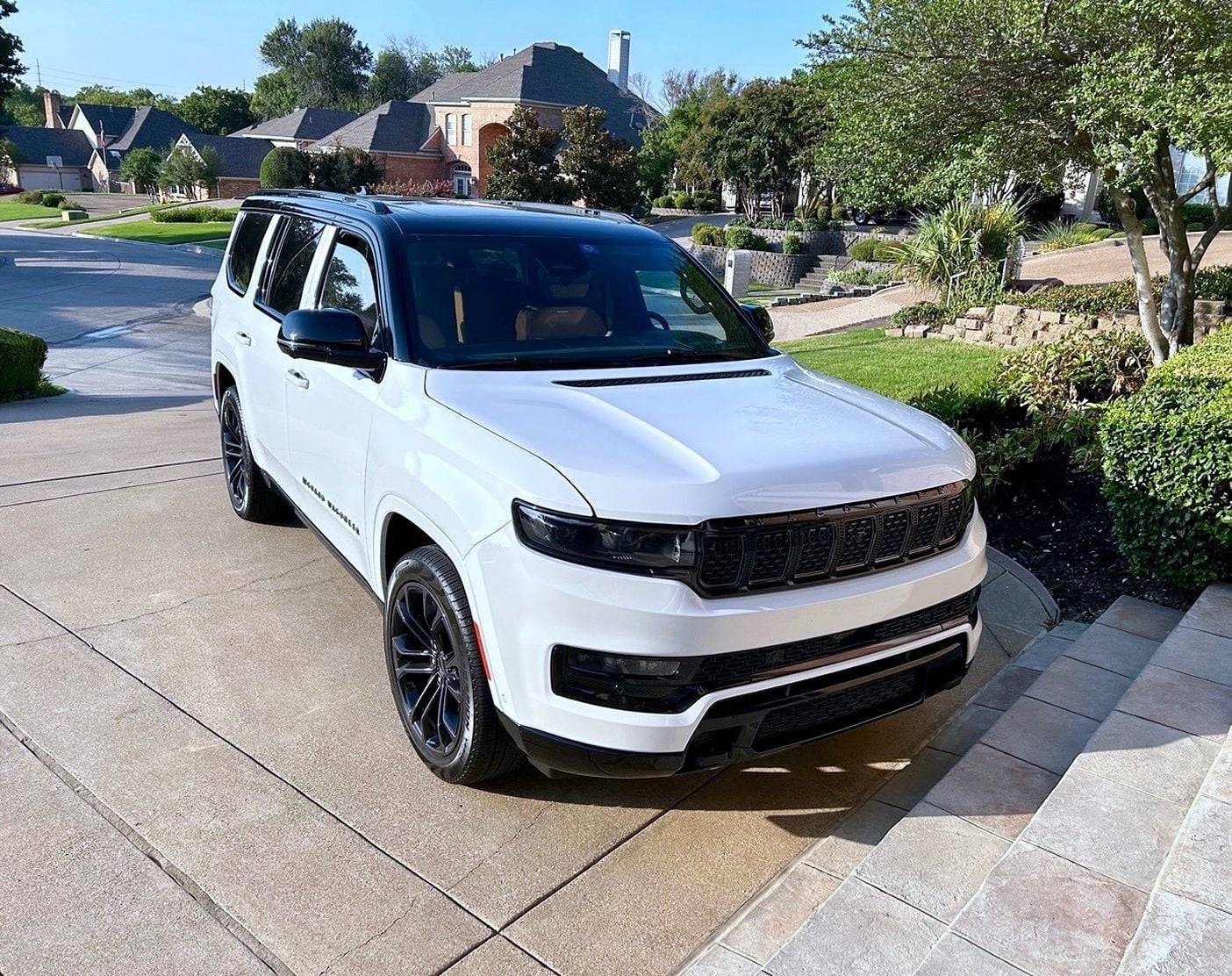 REVIEW: 2023 Jeep Grand Wagoneer Series III Obsidian