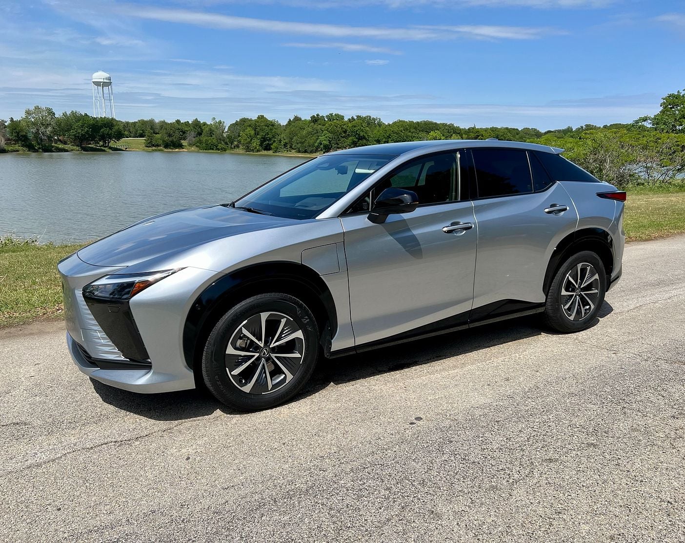 REVIEW: All-Electric 2023 Lexus RZ 450e Premium AWD