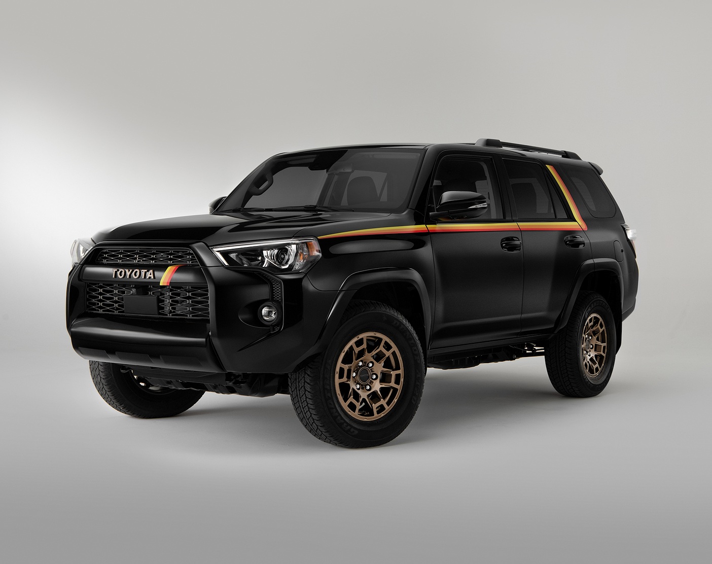 トヨタ・4ランナー TRD PRO (40周年アニバーサリーカラー) Toyota Debuts 40th Anniversary Edition 4Runner
