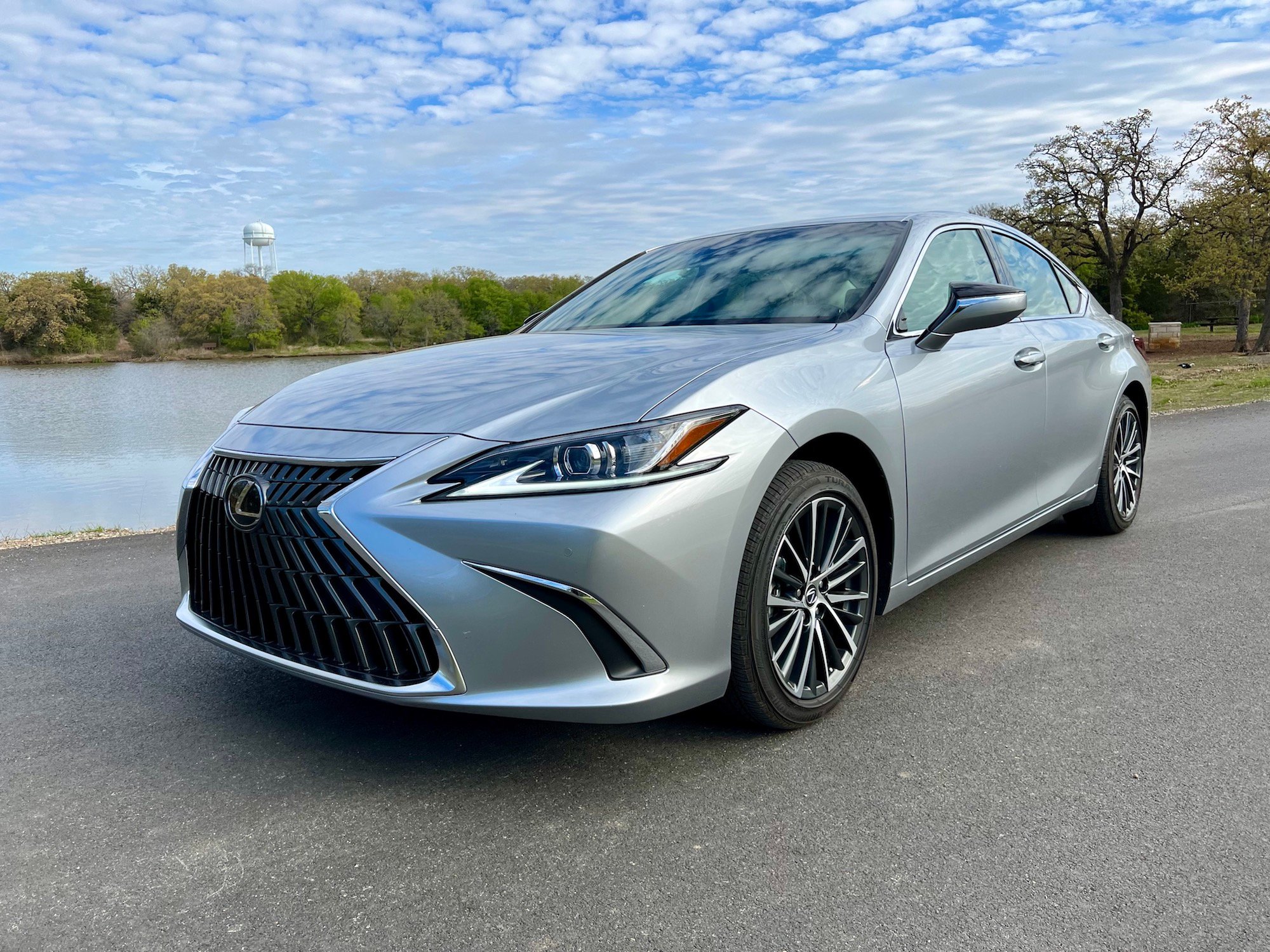 2023 lexus es300h