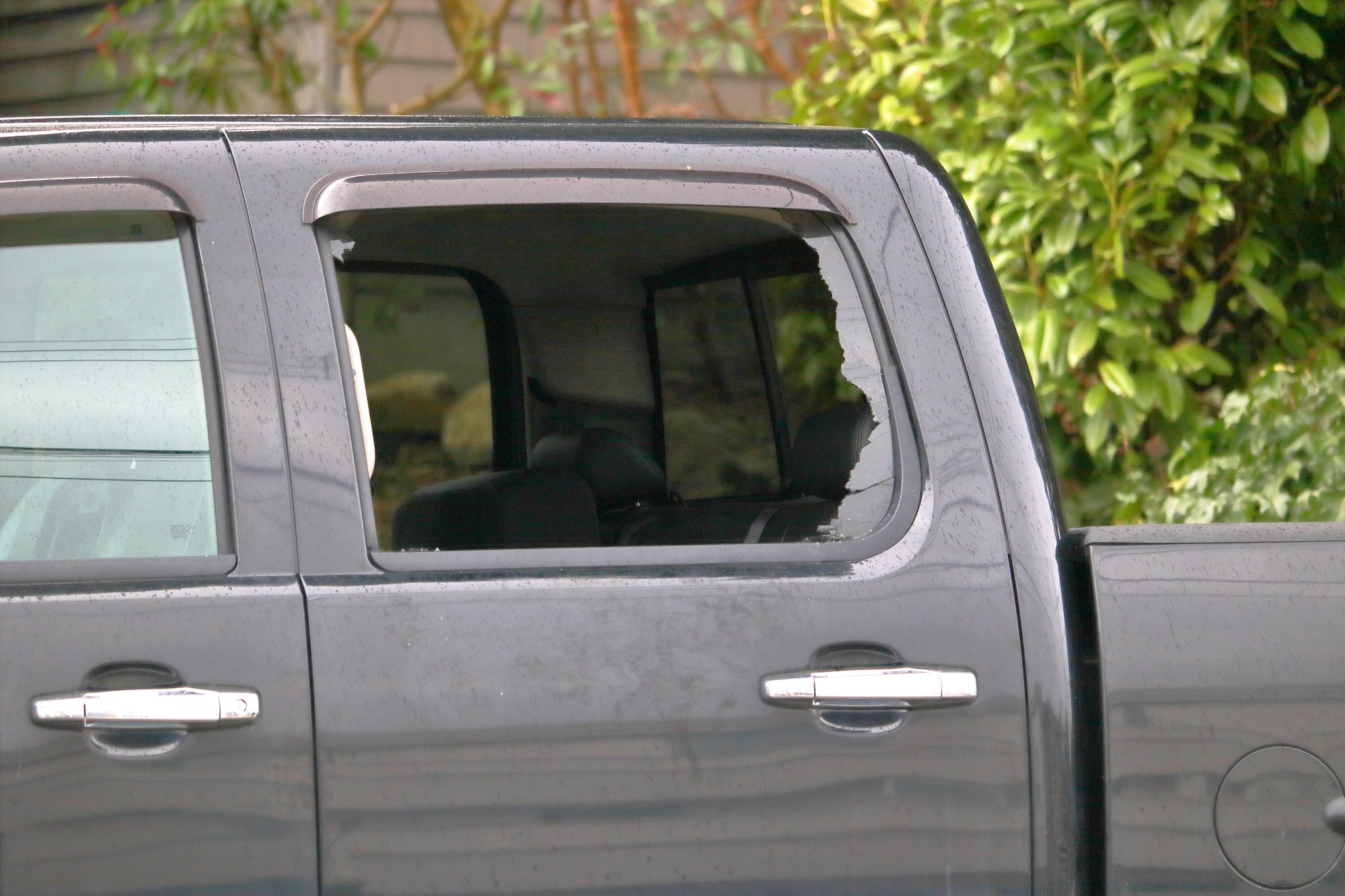 How to Prevent Theft from a Pickup Truck -  Motors Blog